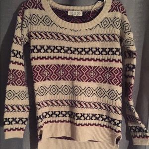 Cream sweater with magenta and navy detail